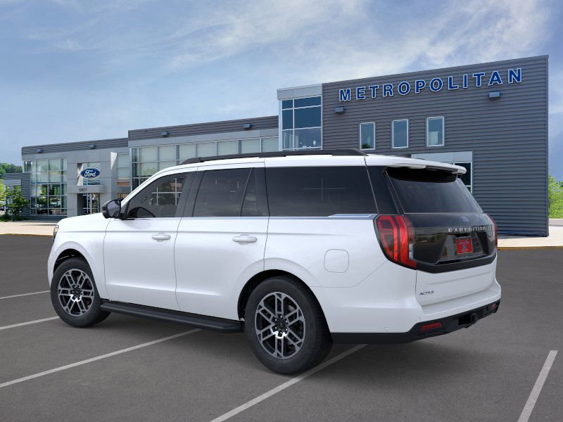 2025 Ford Expedition photo 2