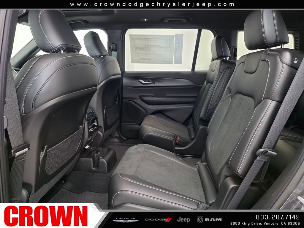 2025 Jeep Grand Cherokee Altitude X photo 13