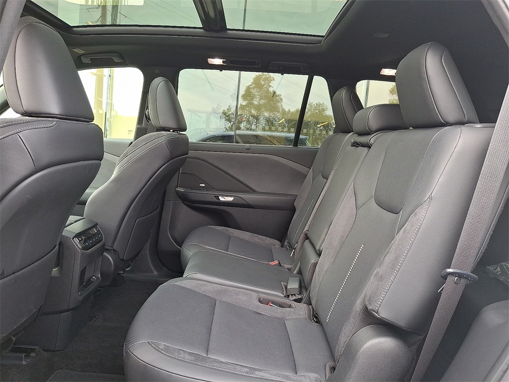 2025 Lexus TX photo 8