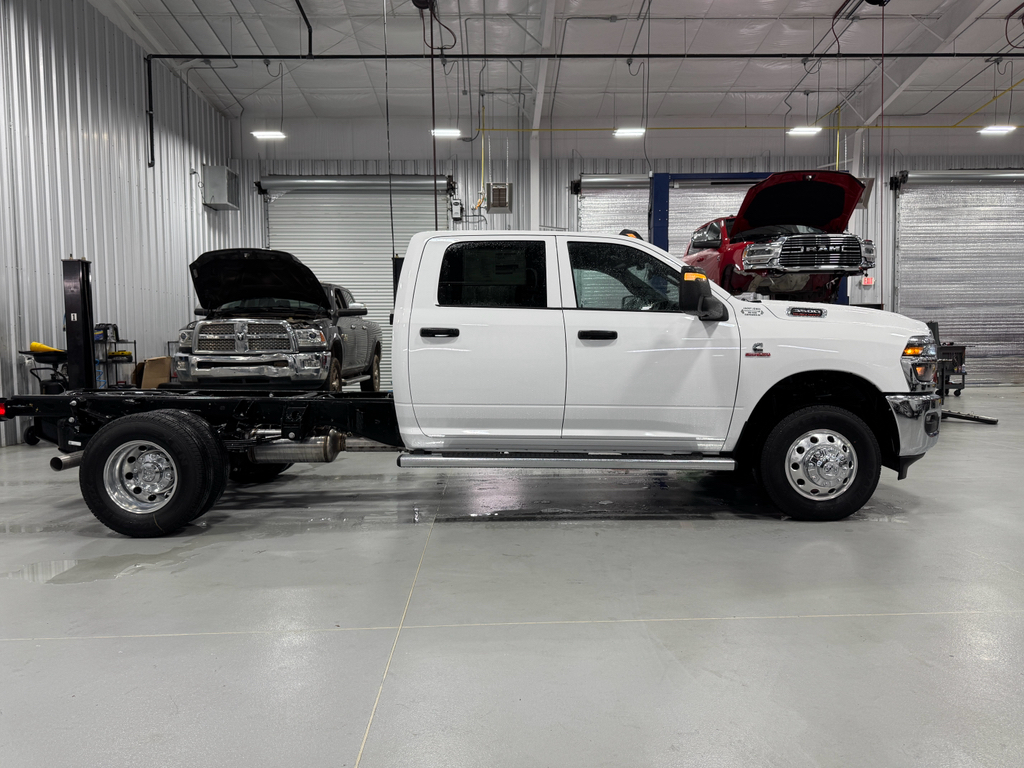 2025 Ram 3500 Tradesman photo 8