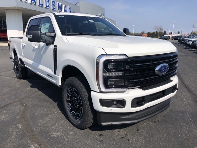 2025 Ford F-250 photo 3