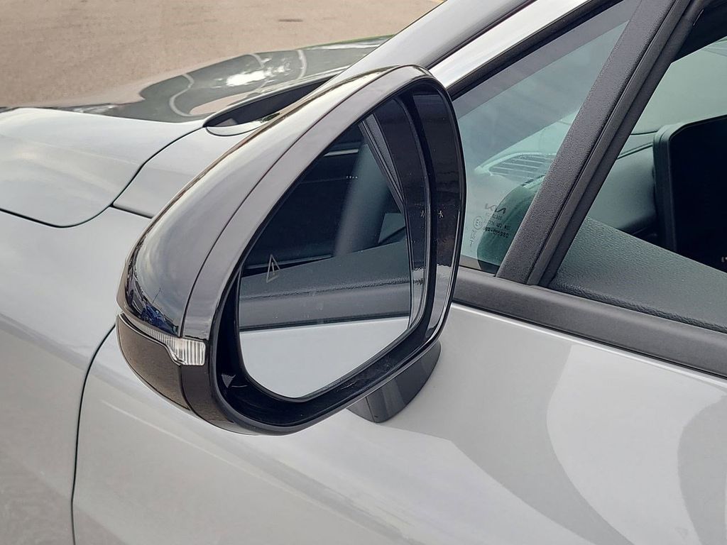 2026 Kia K5 GT-Line photo 12