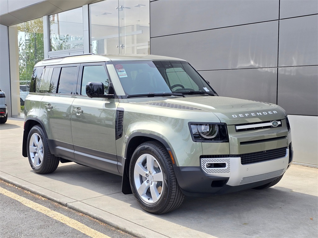 2025 Land Rover Defender 110 S photo 7