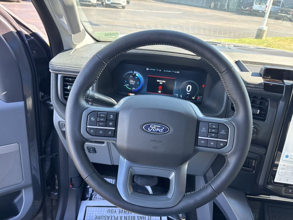 2024 Ford F-150 Lightning photo 13