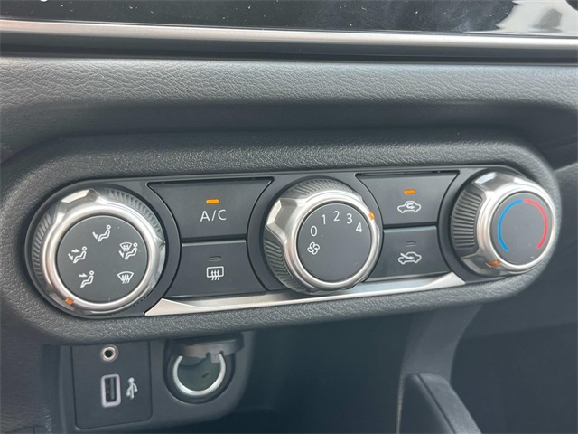 2025 Nissan Versa 1.6 S photo 26