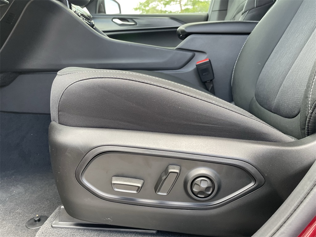 2025 Jeep Grand Cherokee Laredo photo 12