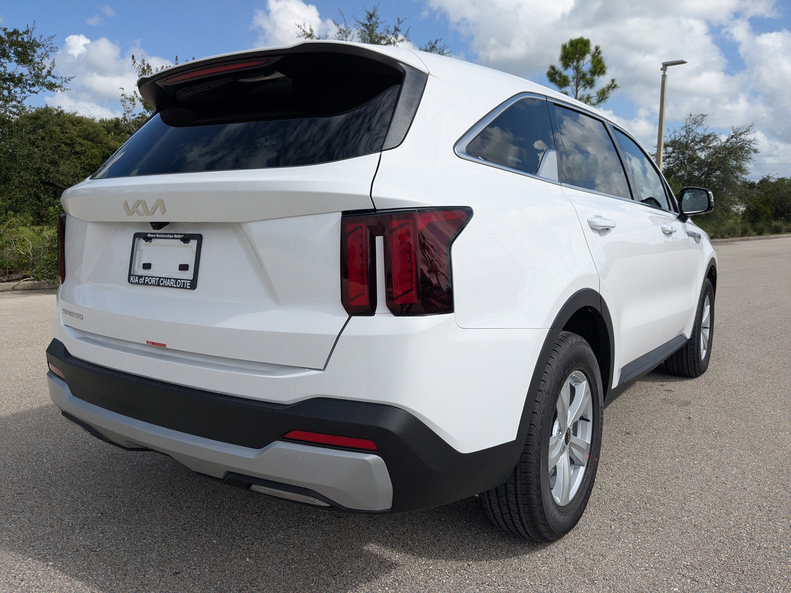 2026 Kia Sorento LX photo 4
