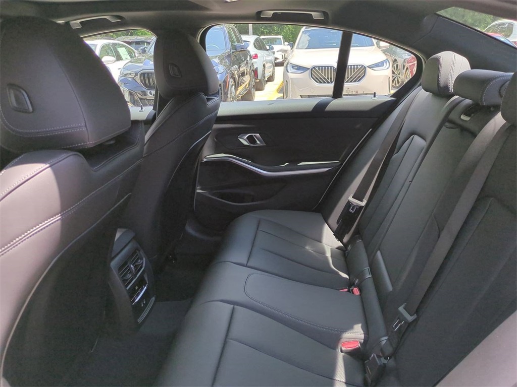 2025 Bmw 330i Sedan photo 12