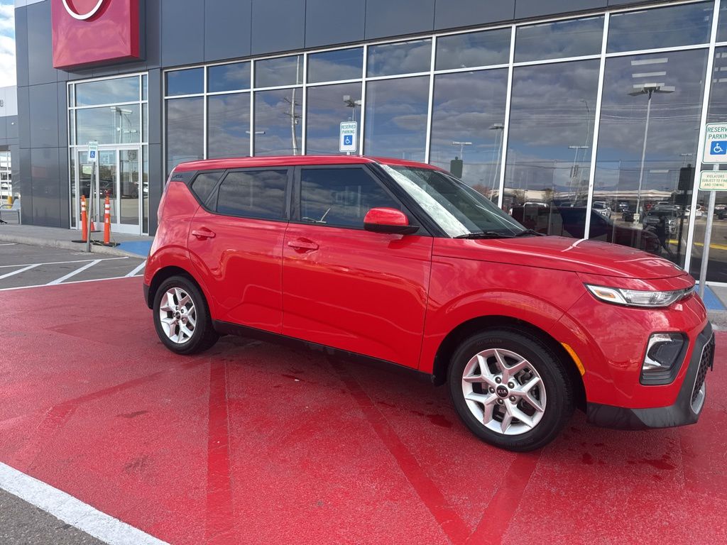 2020 Kia Soul S photo 3
