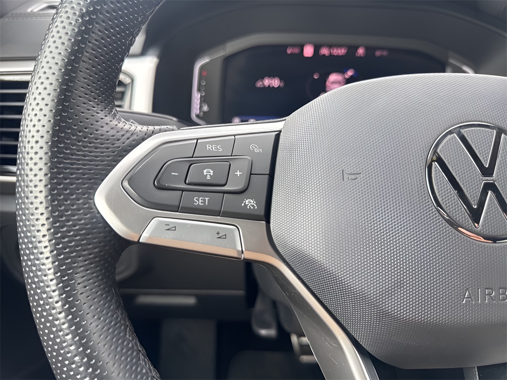 2023 Volkswagen Atlas Cross Sport V6 SEL Premium R-Line photo 15