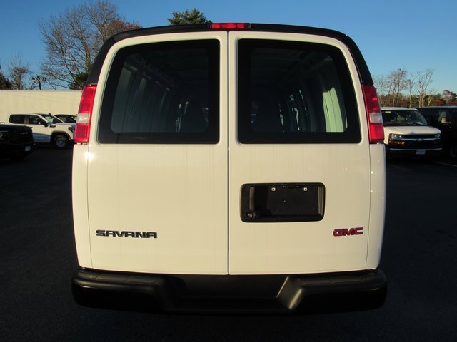 2025 Gmc Savana Cargo 2500 photo 3