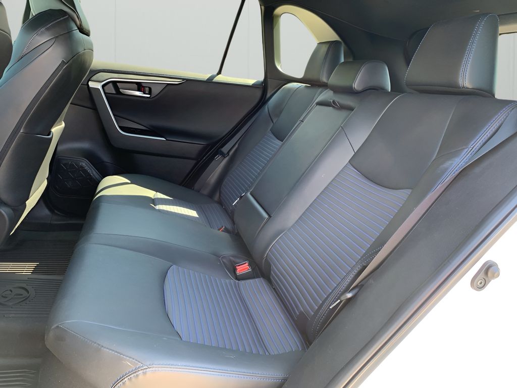 2022 Toyota RAV4 Hybrid XSE photo 9