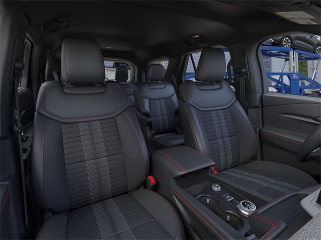 2025 Ford Explorer ST-Line photo 10