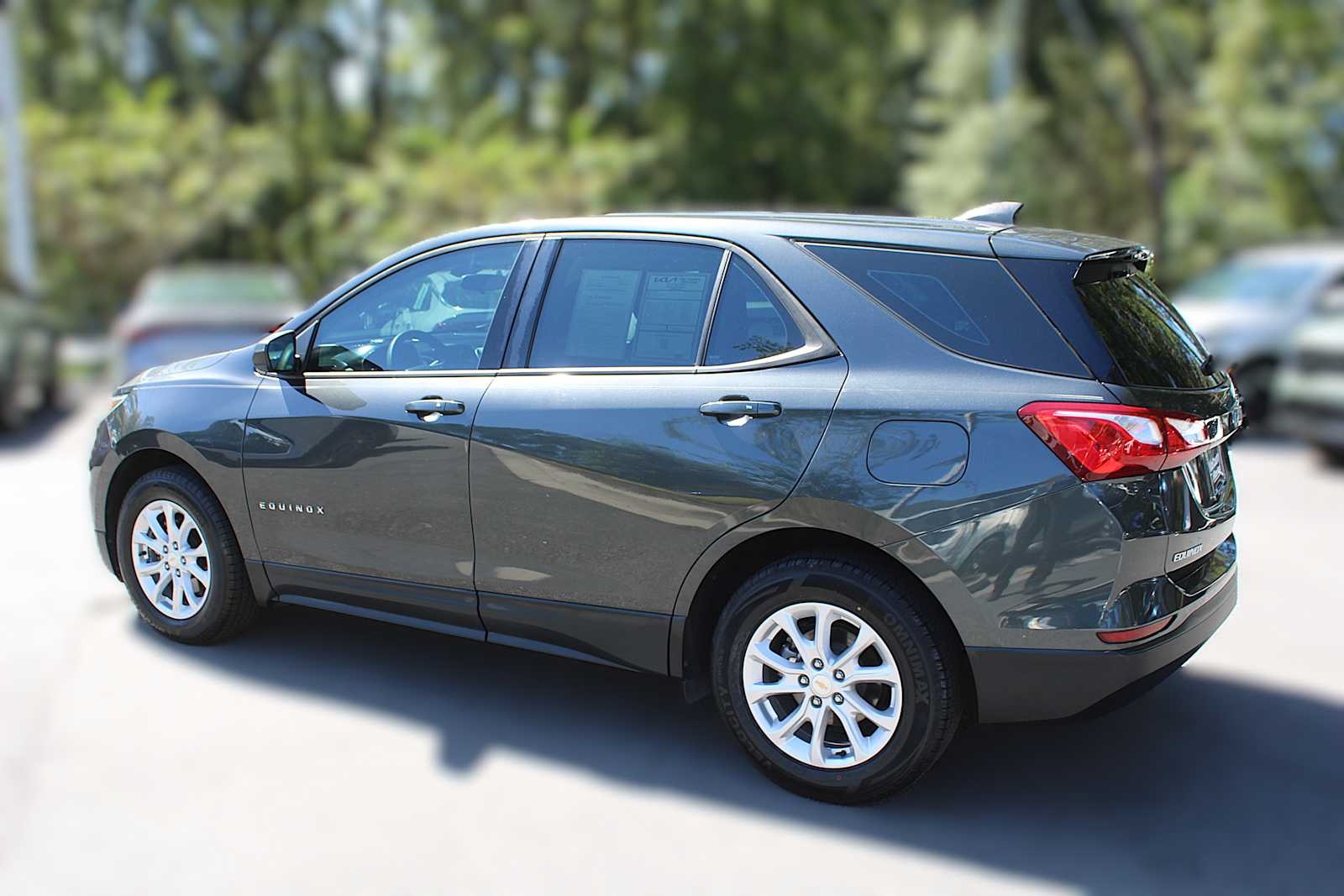 2019 Chevrolet Equinox LS photo 3