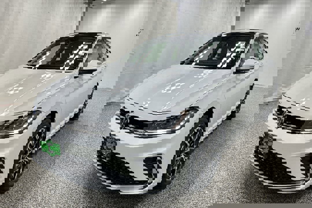 2025 Volkswagen Jetta SE photo 4