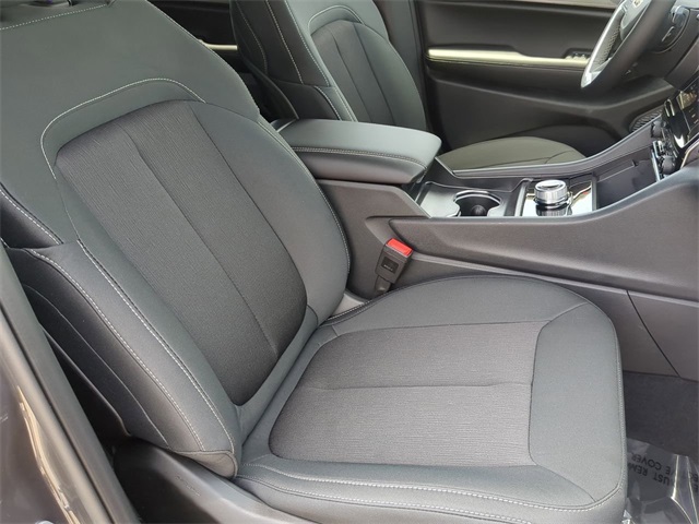 2025 Jeep Grand Cherokee Laredo photo 26