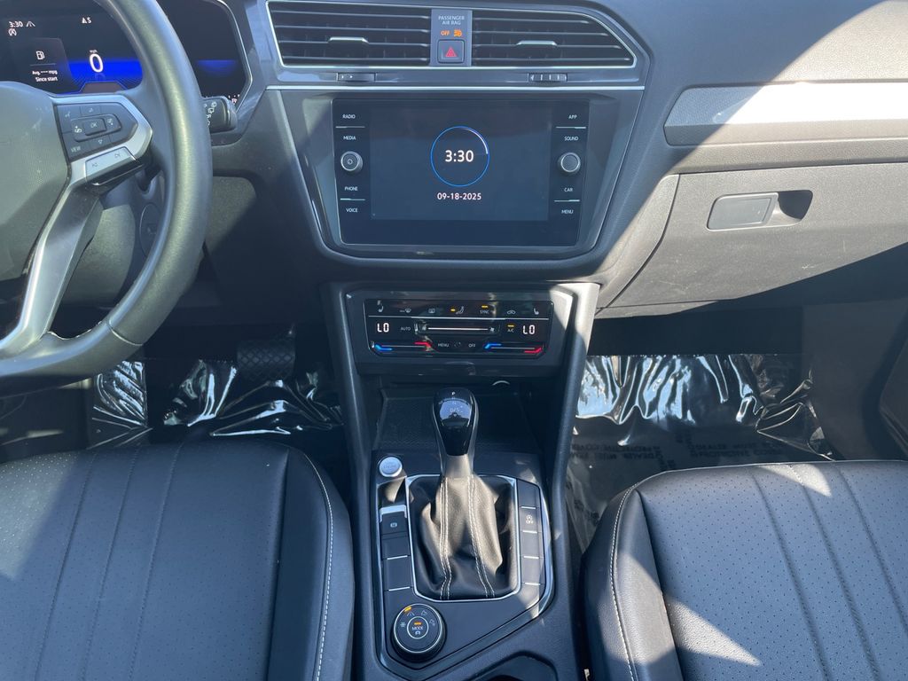 2022 Volkswagen Tiguan SE photo 11