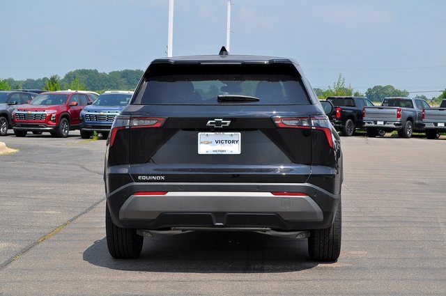 2026 Chevrolet Equinox LT photo 4
