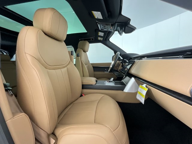 2025 Land Rover Range Rover SE photo 7