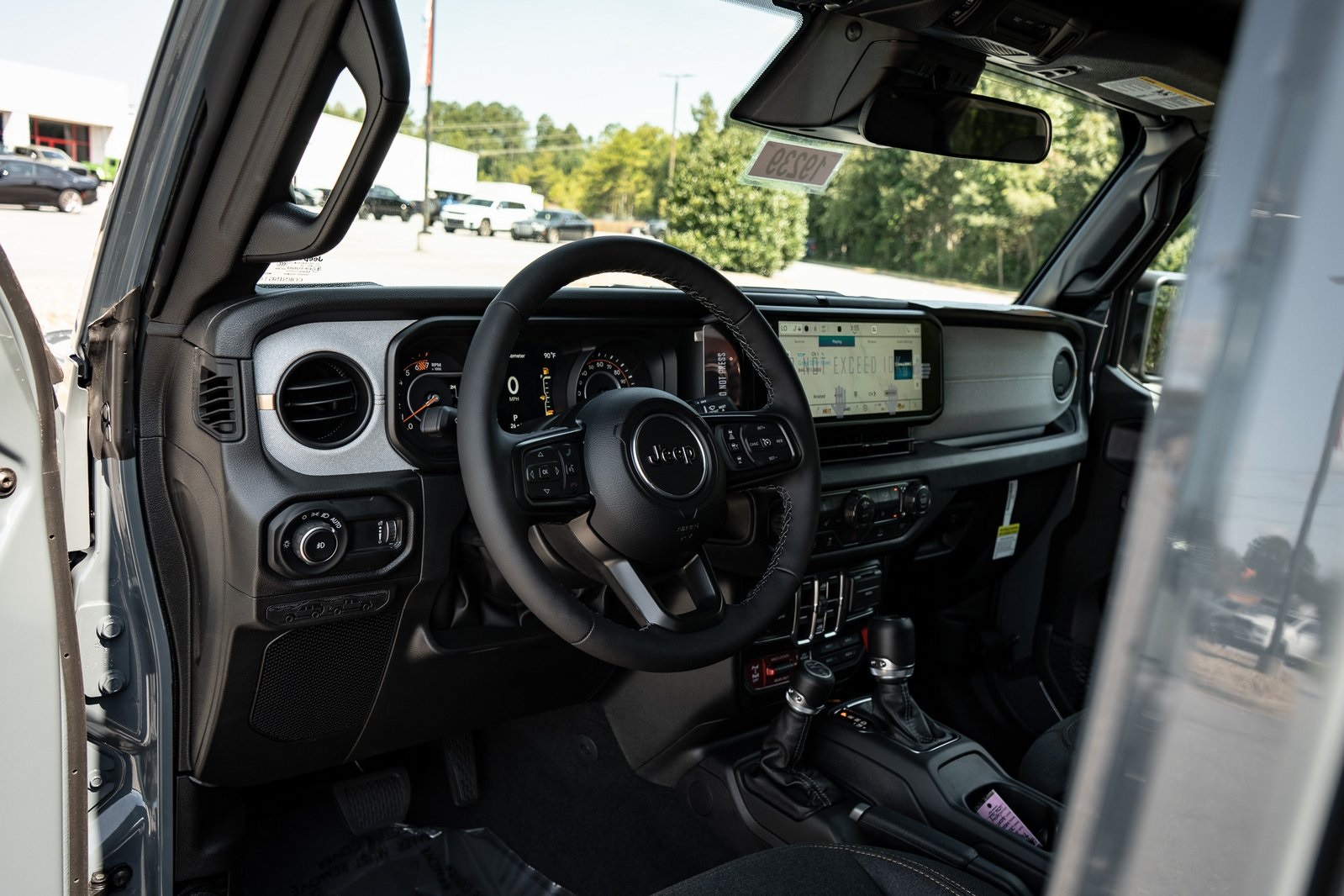 2025 Jeep Wrangler Willys photo 13