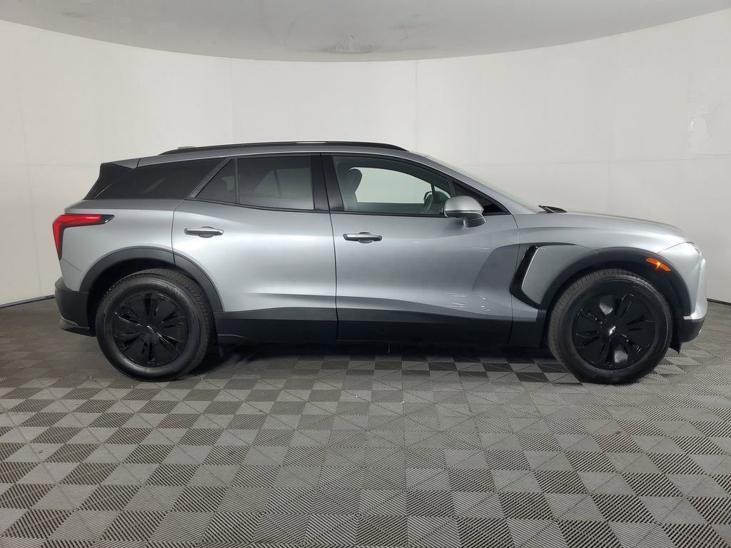2025 Chevrolet Blazer EV photo 3