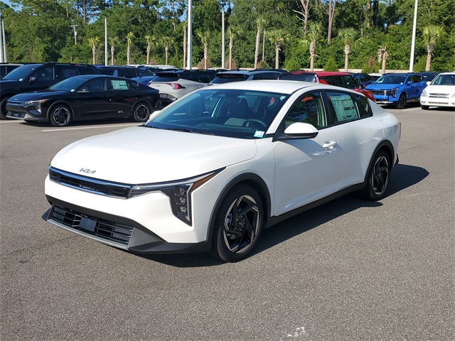 2025 Kia K4 EX photo 3