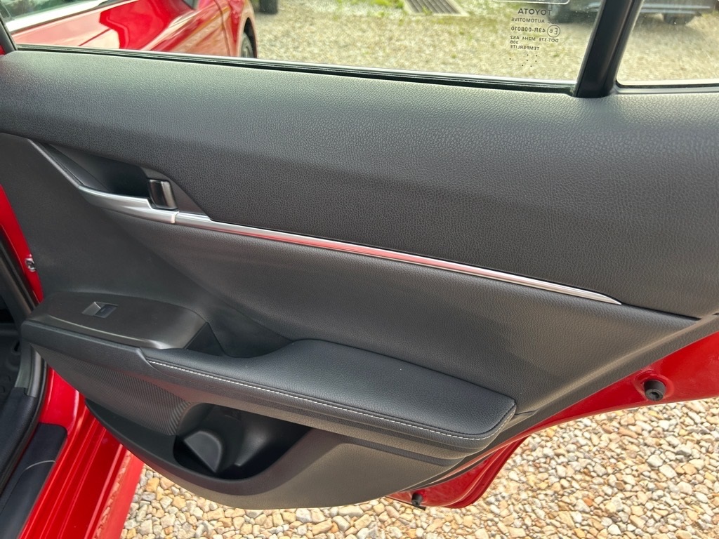 2024 Toyota Camry Hybrid XSE photo 19