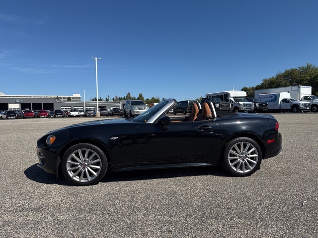 2018 Fiat 124 Spider Lusso photo 4