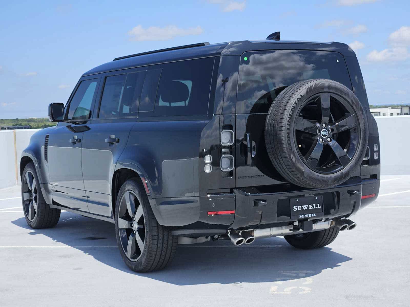 2025 Land Rover Defender 130 V8 photo 7
