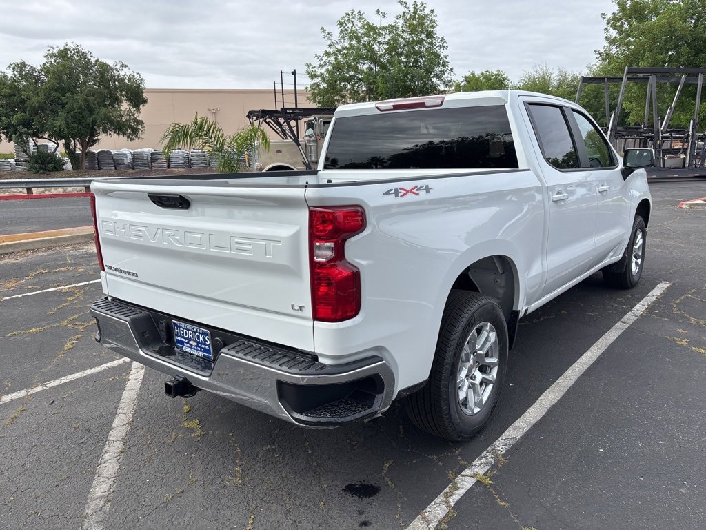 2025 Chevrolet Silverado 1500 LT photo 3