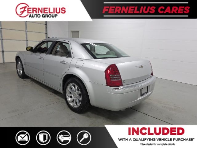 2005 Chrysler 300 Base C photo 4
