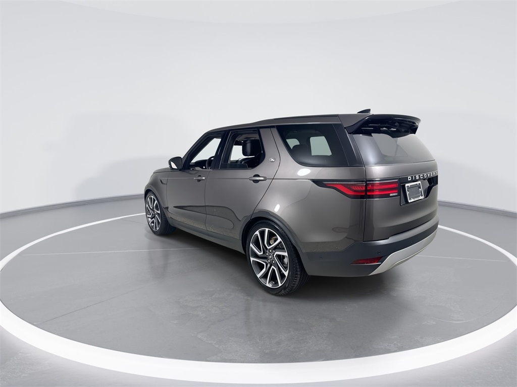 2025 Land Rover Discovery S photo 6