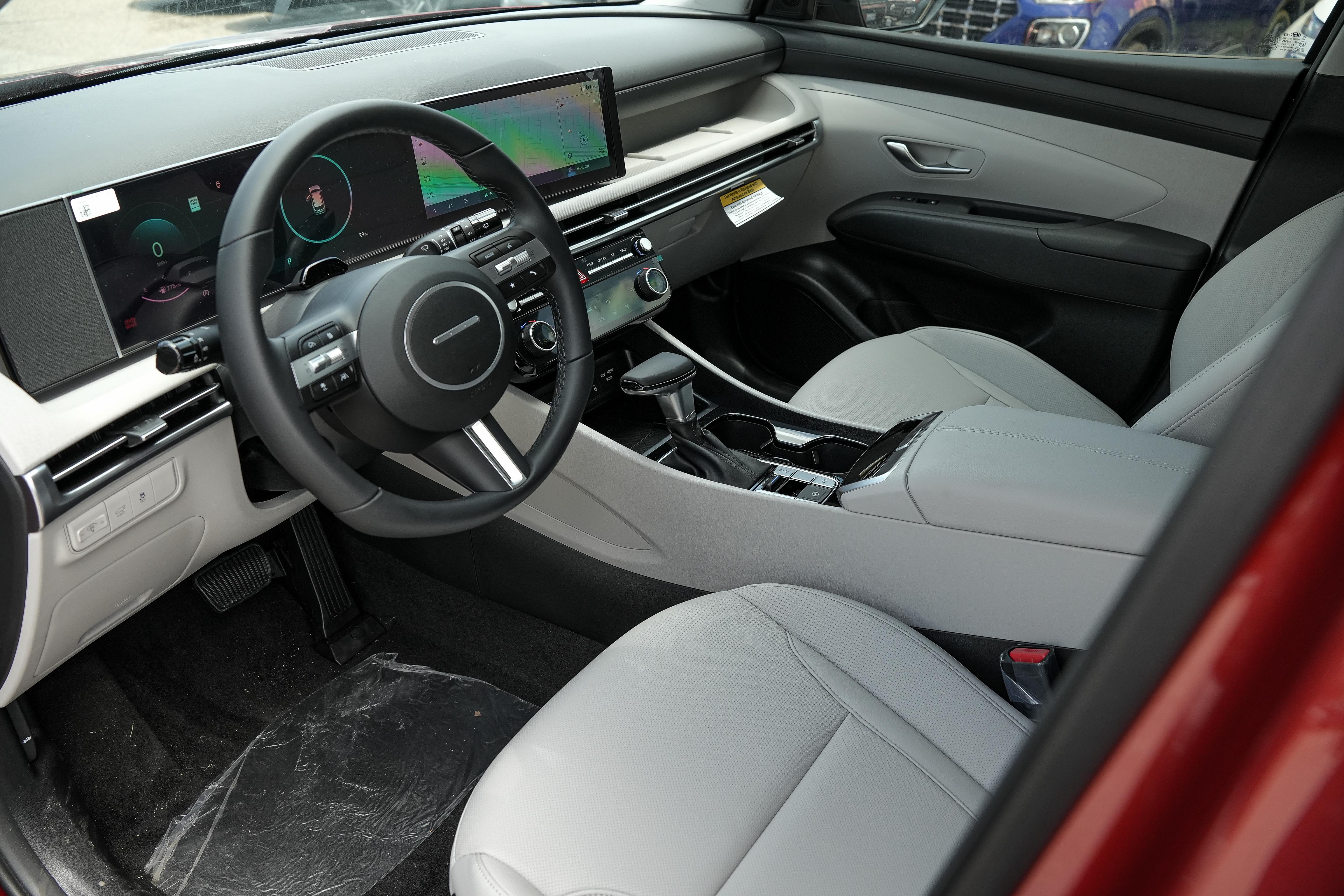 2025 Hyundai Tucson SEL Convenience photo 3