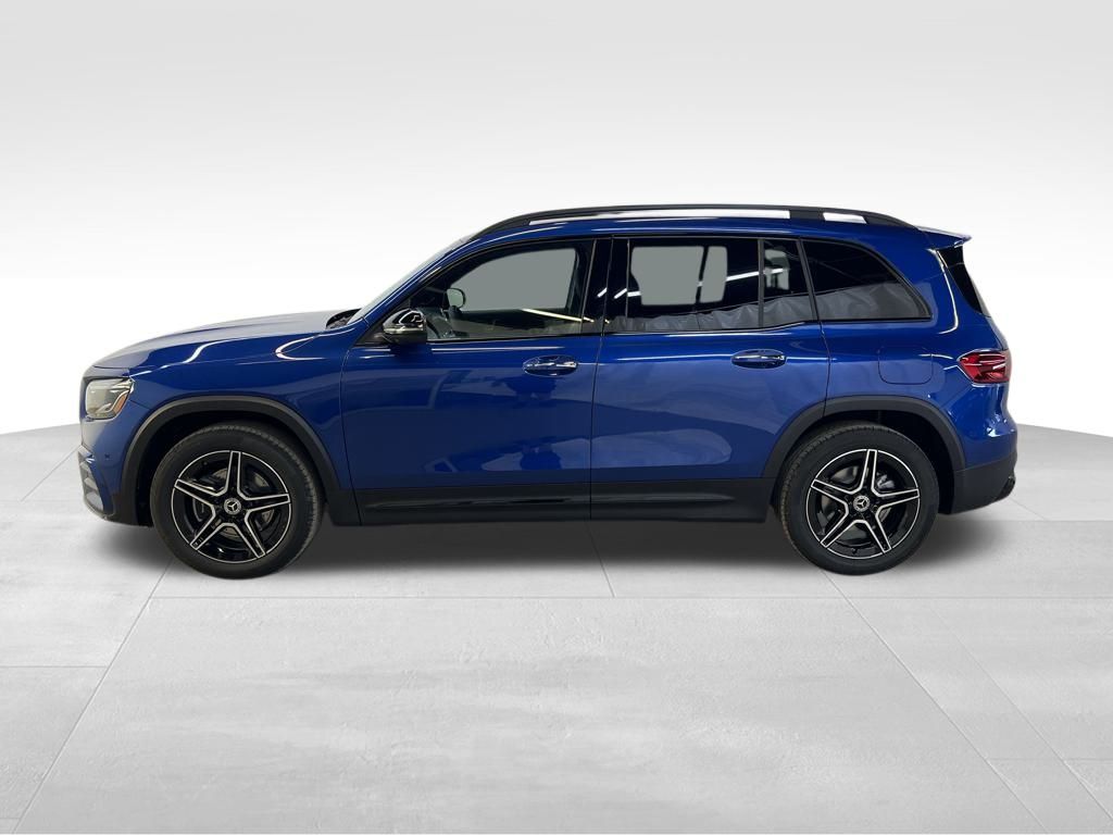 2025 Mercedes Benz GLB 250 4MATIC photo 3