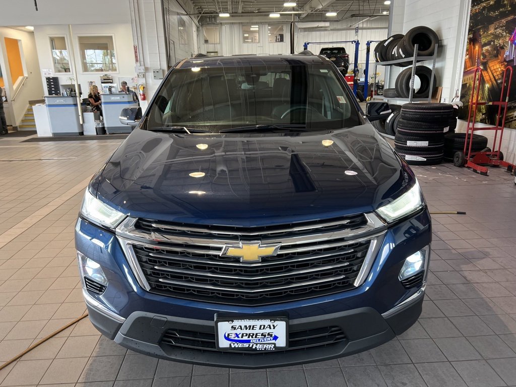 2023 Chevrolet Traverse Cloth 1LT photo 2