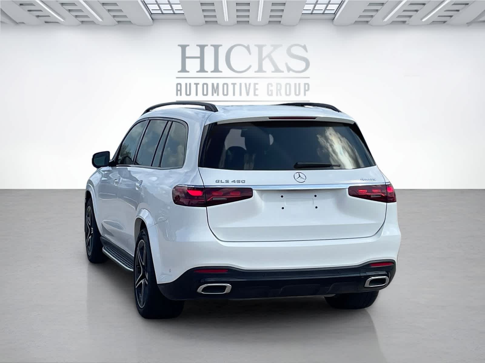 2024 Mercedes Benz GLS 450 4MATIC photo 3