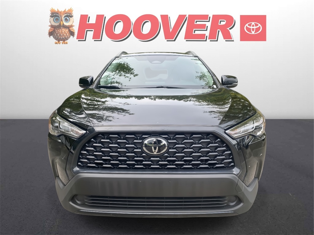 2024 Toyota Corolla Cross LE photo 6
