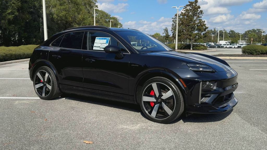 2025 Porsche Macan Electric Turbo photo 2
