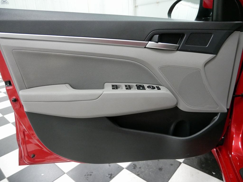 2020 Hyundai Elantra Value Edition photo 12