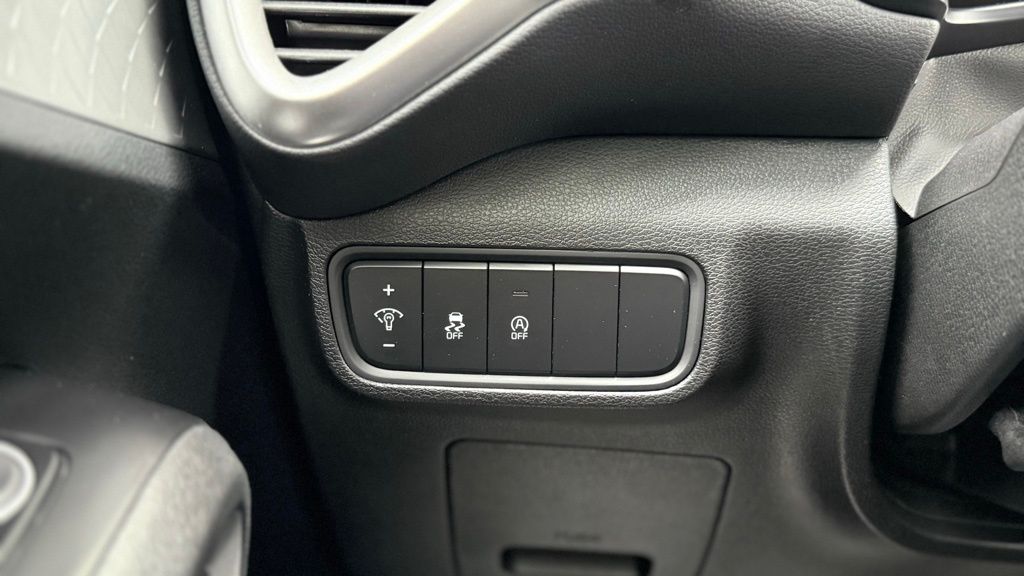 2024 Kia Soul LX photo 14