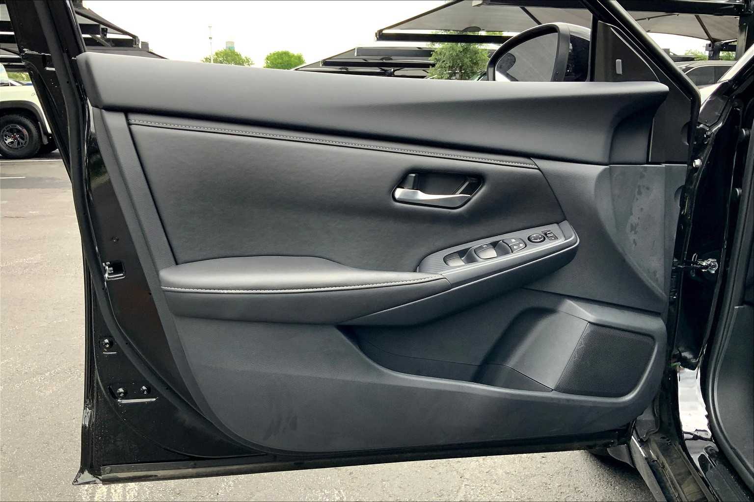 2025 Nissan Sentra SV photo 10