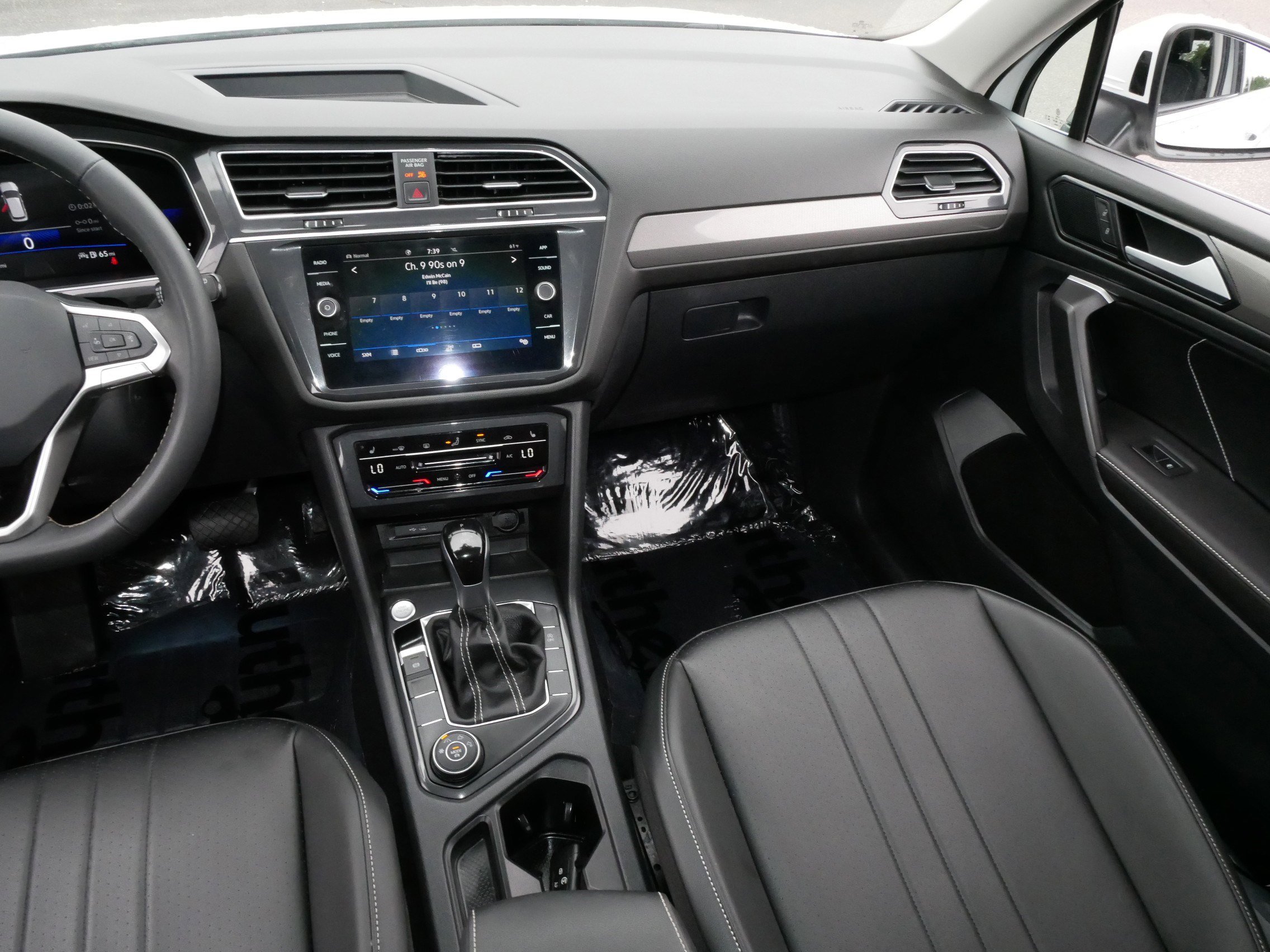 2024 Volkswagen Tiguan SE Wolfsburg Edition photo 10