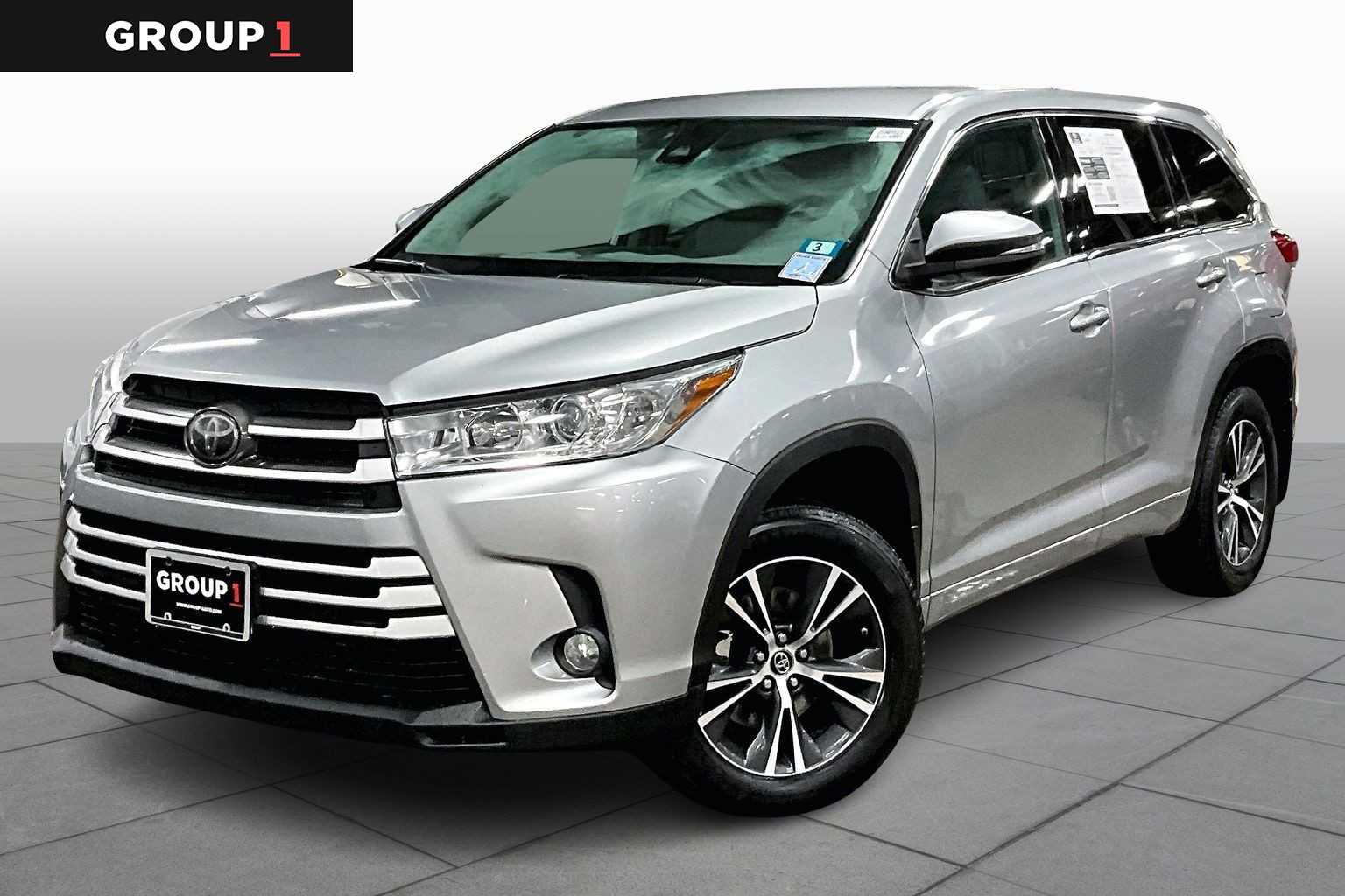 2018 Toyota Highlander LE Plus's photo