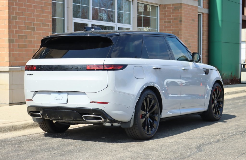 2025 Land Rover Range Rover Sport SE photo 4