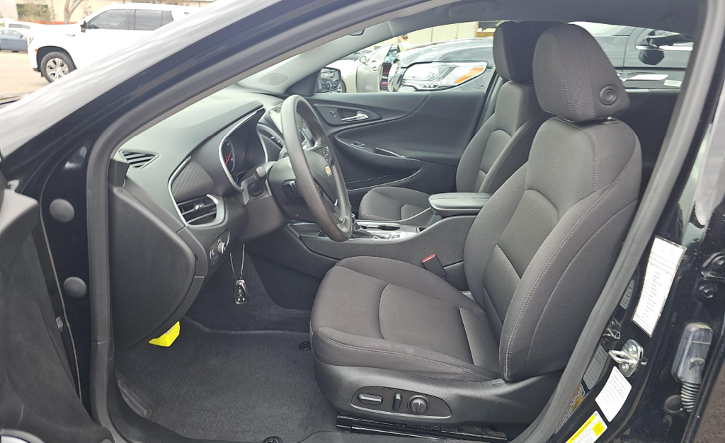 2023 Chevrolet Malibu 1LT photo 4