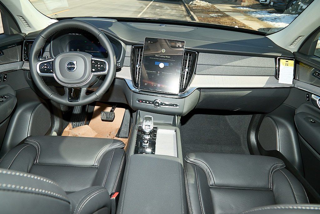 2026 VOLVO XC90 - Image 24
