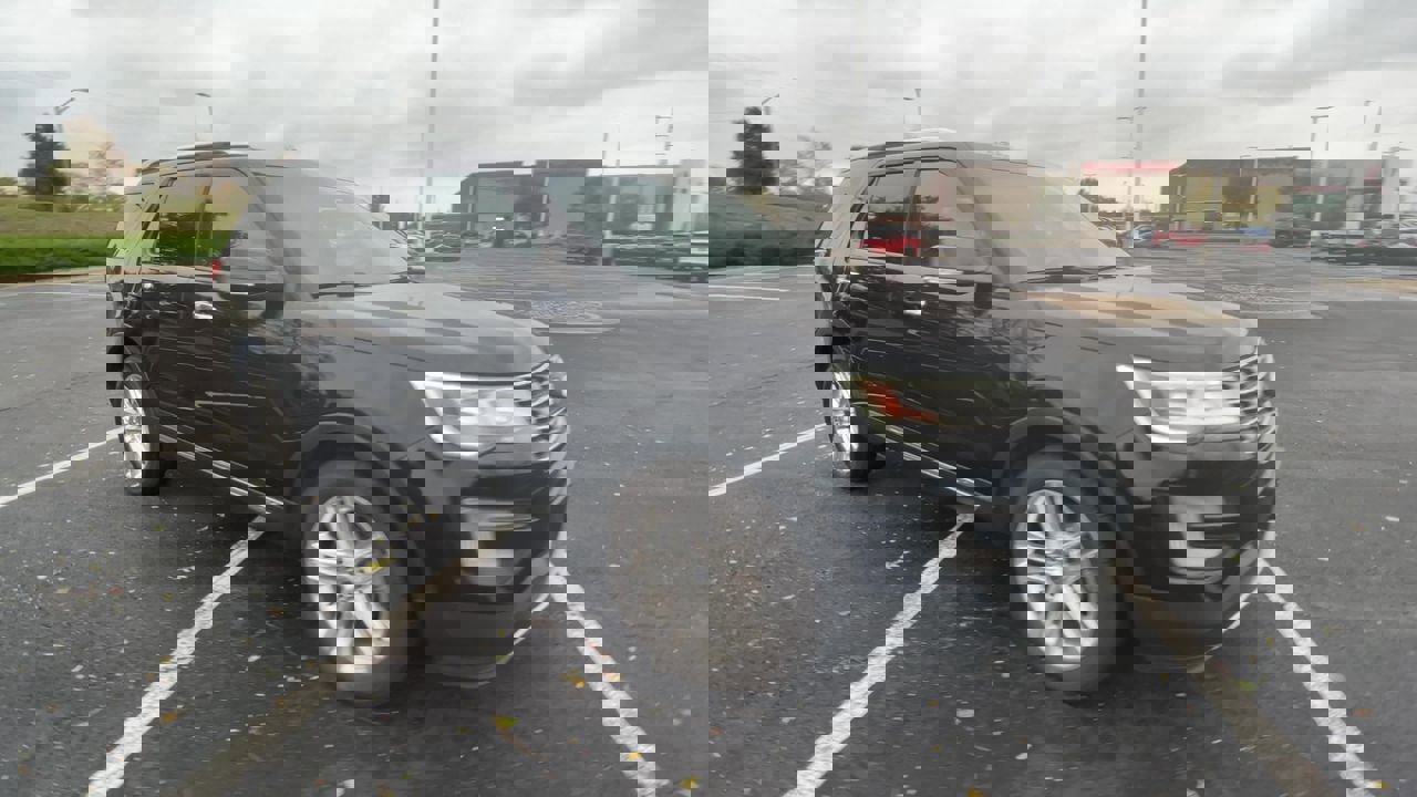 Used 2017 Ford Explorer Limited with VIN 1FM5K7F80HGB59136 for sale in Kansas City