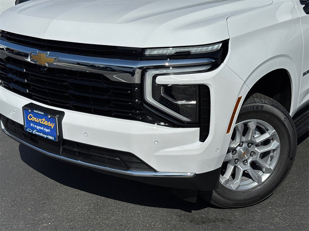 2026 Chevrolet Suburban LS photo 2