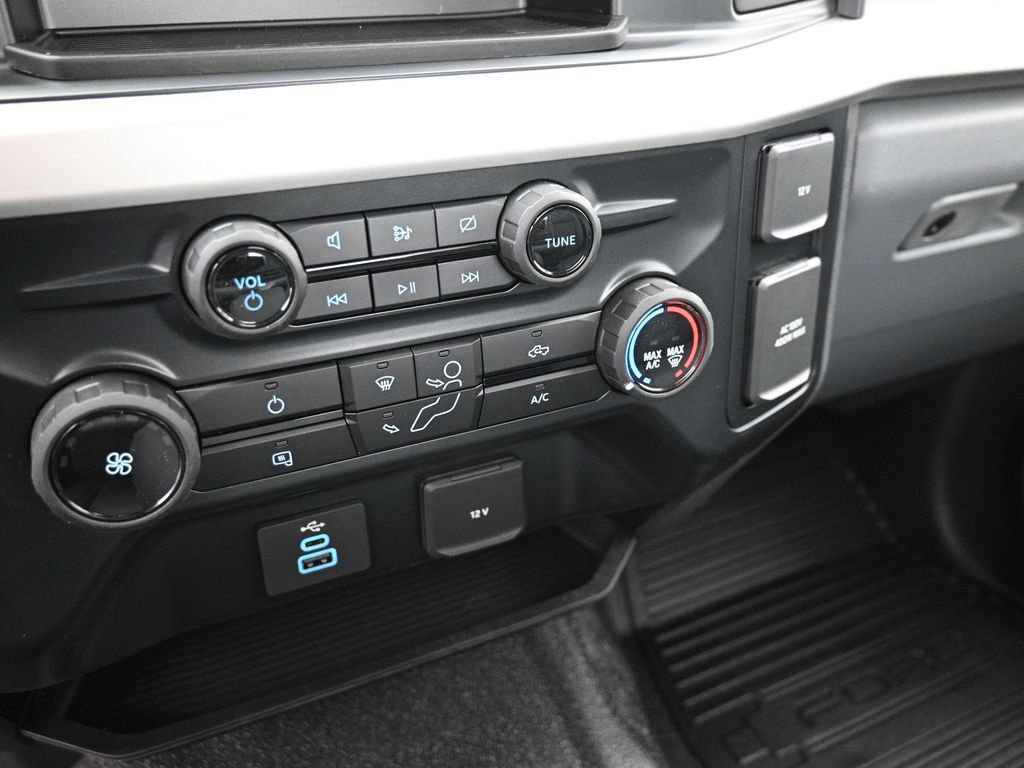 2024 Ford F-600 photo 9