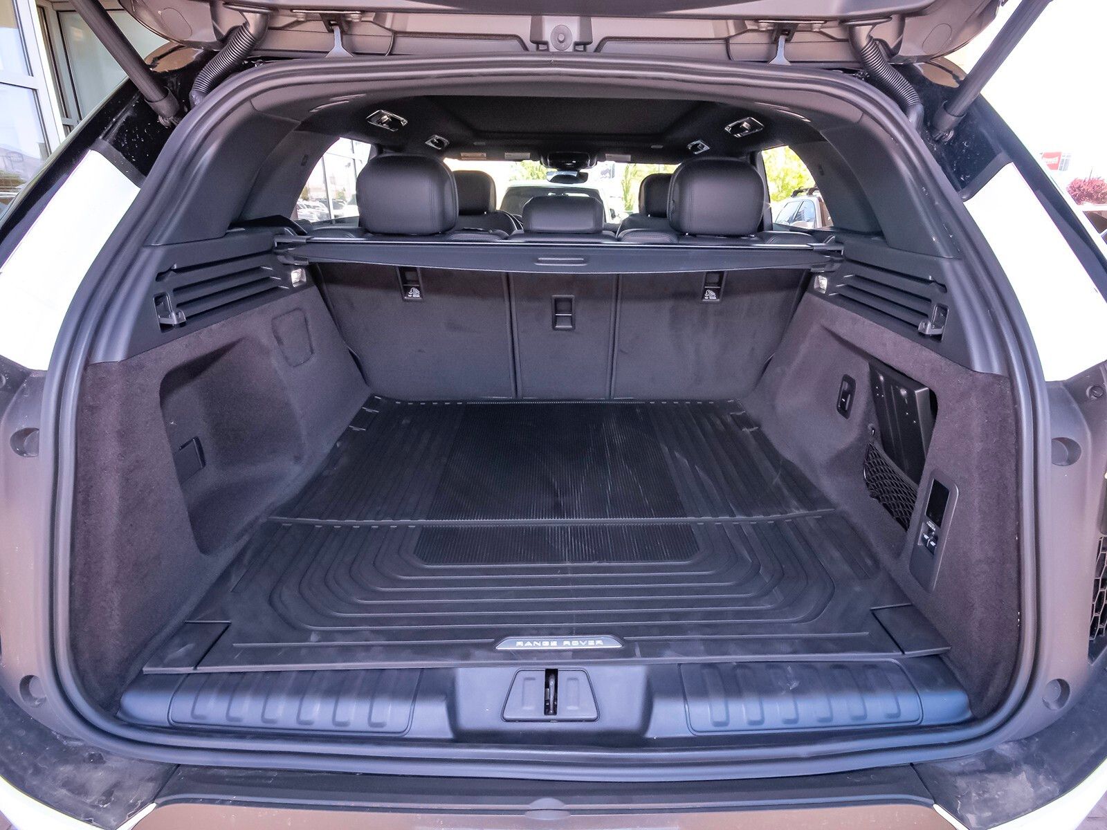 2025 Land Rover Range Rover Sport SE photo 45